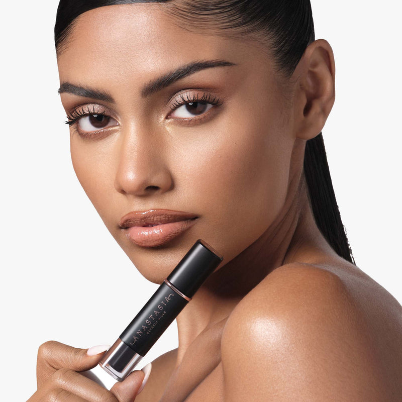 Dark Brown | Ultimate Brow Essentials Kit On Model